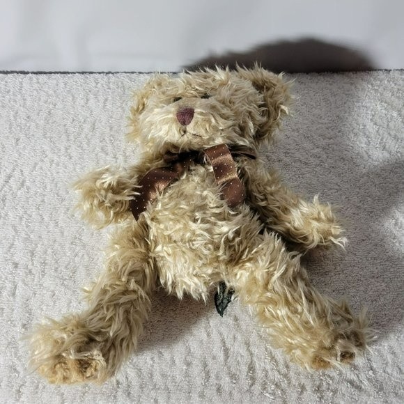 Vintage Russ Berrie Radcliffe Tan Shaggy Plush Bear with Brown Polka Dot Ribbon - Picture 2 of 7